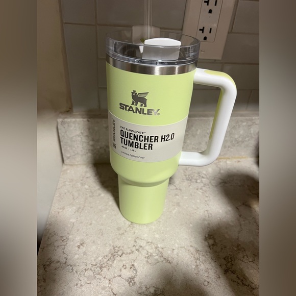 Stanley 40oz Stainless Steel
Adventure Quencher Tumbler - Citron
Colorblock - Picture 1 of 1